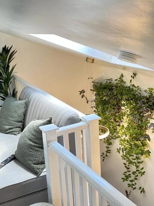 Cosy Stylish Studio Apartment Trowbridge Ngoại thất bức ảnh