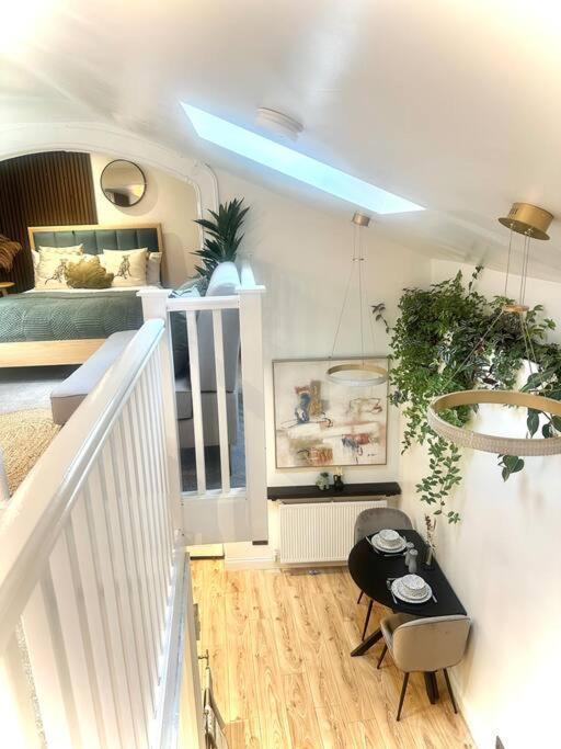 Cosy Stylish Studio Apartment Trowbridge Ngoại thất bức ảnh