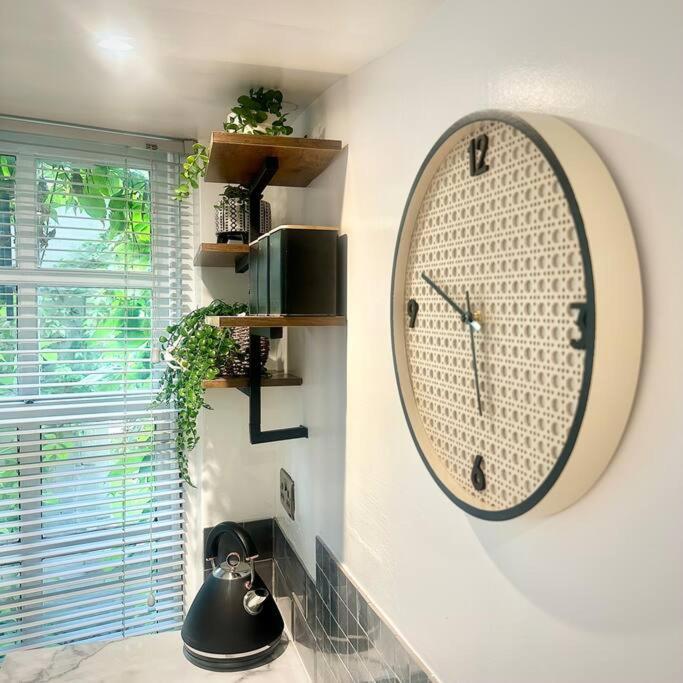 Cosy Stylish Studio Apartment Trowbridge Ngoại thất bức ảnh