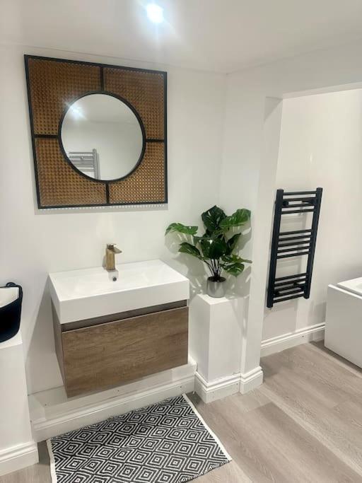 Cosy Stylish Studio Apartment Trowbridge Ngoại thất bức ảnh