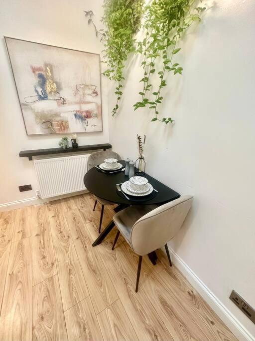 Cosy Stylish Studio Apartment Trowbridge Ngoại thất bức ảnh