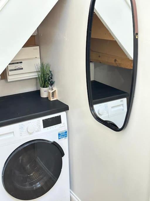 Cosy Stylish Studio Apartment Trowbridge Ngoại thất bức ảnh